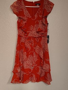 NEW Tommy Hilfiger Vneck Ruffle Sleeves Sz 6 Red & White Pesley Chiffon Dress WM